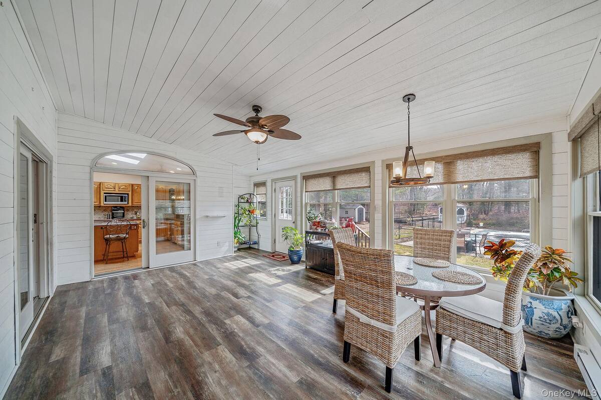 #22 photo, 76 Hollywood Avenue, Selden , NY 11784