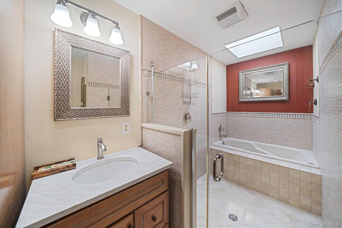 #24 photo, 76 Hollywood Avenue, Selden , NY 11784