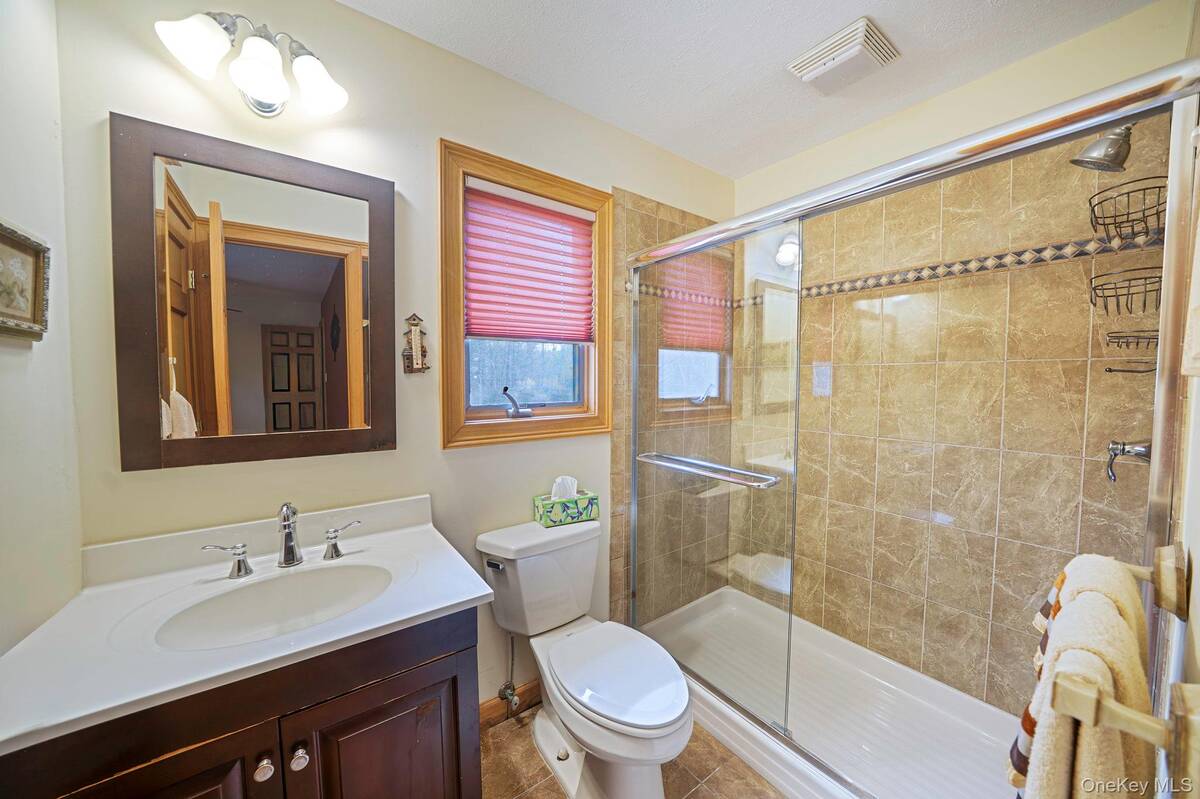 #27 photo, 76 Hollywood Avenue, Selden , NY 11784