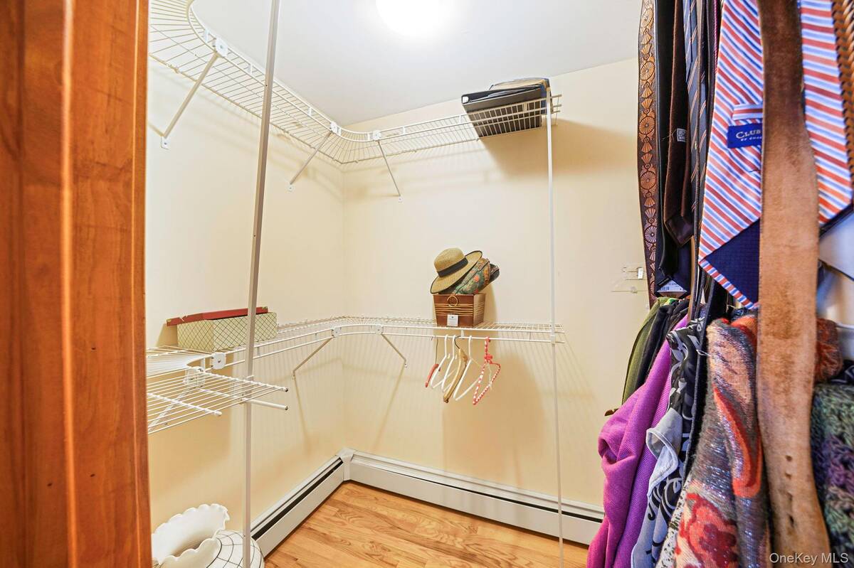 #29 photo, 76 Hollywood Avenue, Selden , NY 11784