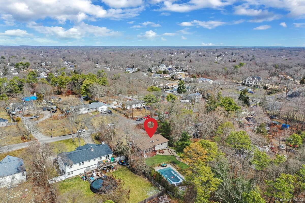 #3 photo, 76 Hollywood Avenue, Selden , NY 11784