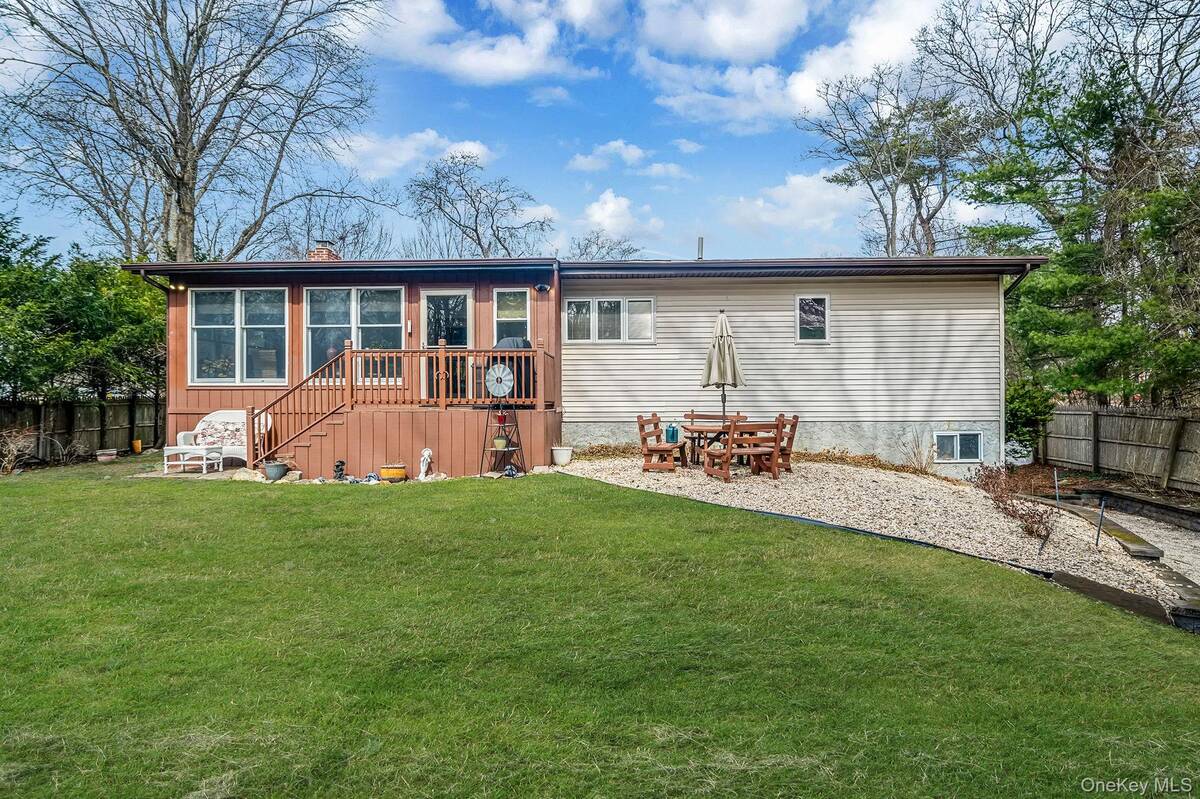 #9 photo, 76 Hollywood Avenue, Selden , NY 11784