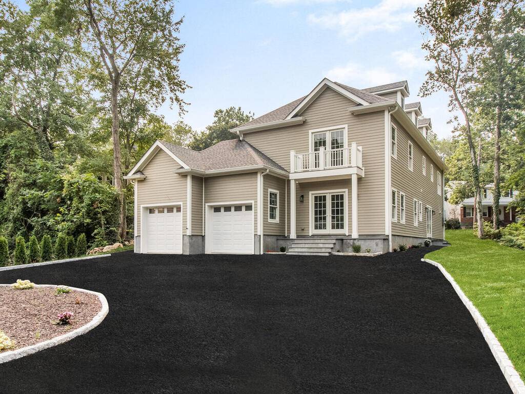 #2 photo, 1 Kewanee Road, New Rochelle , NY 10804