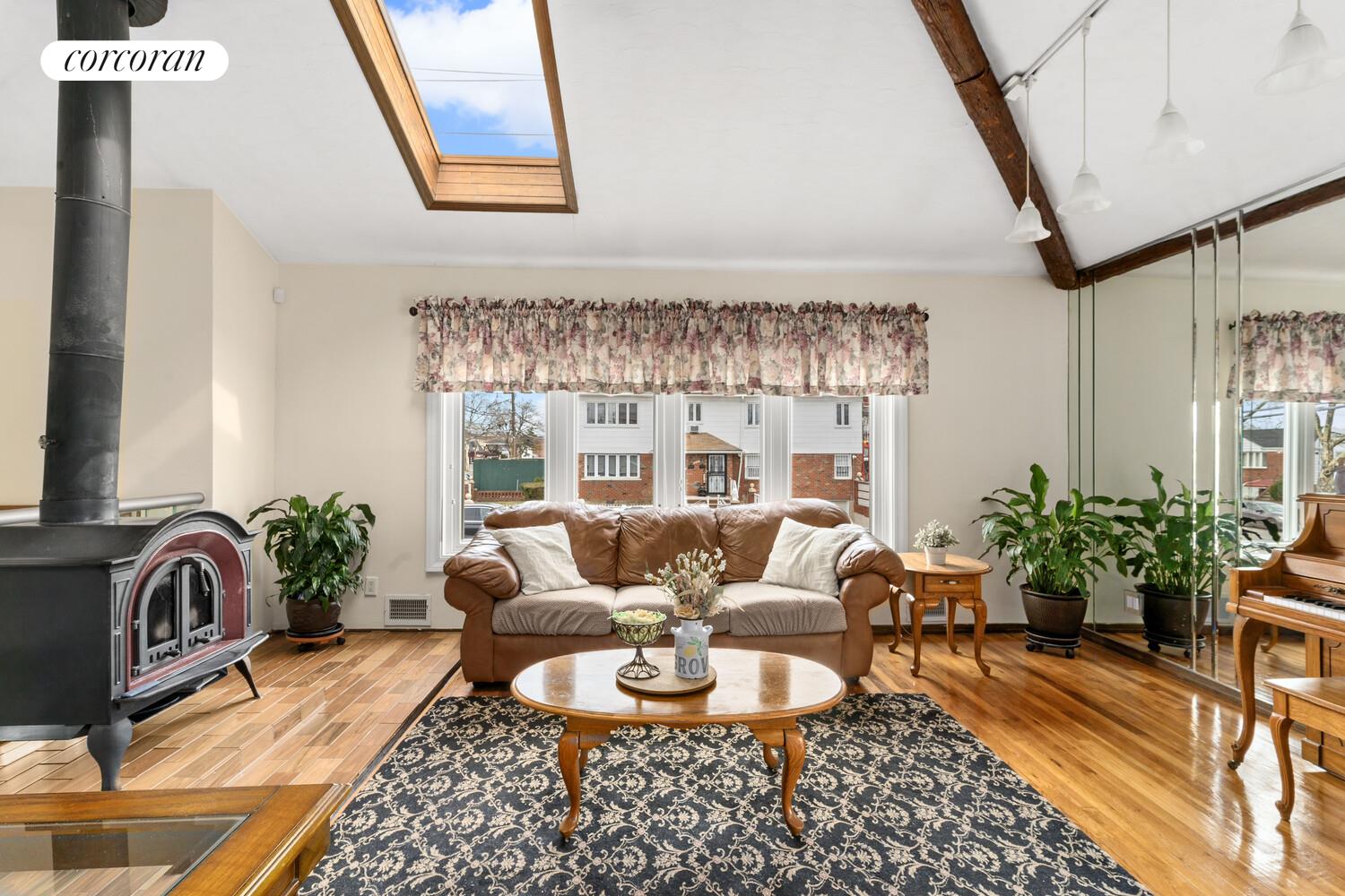 #4 photo, 2102 E 73RD Street, 布鲁克林 Bergen Beach , NY 11234