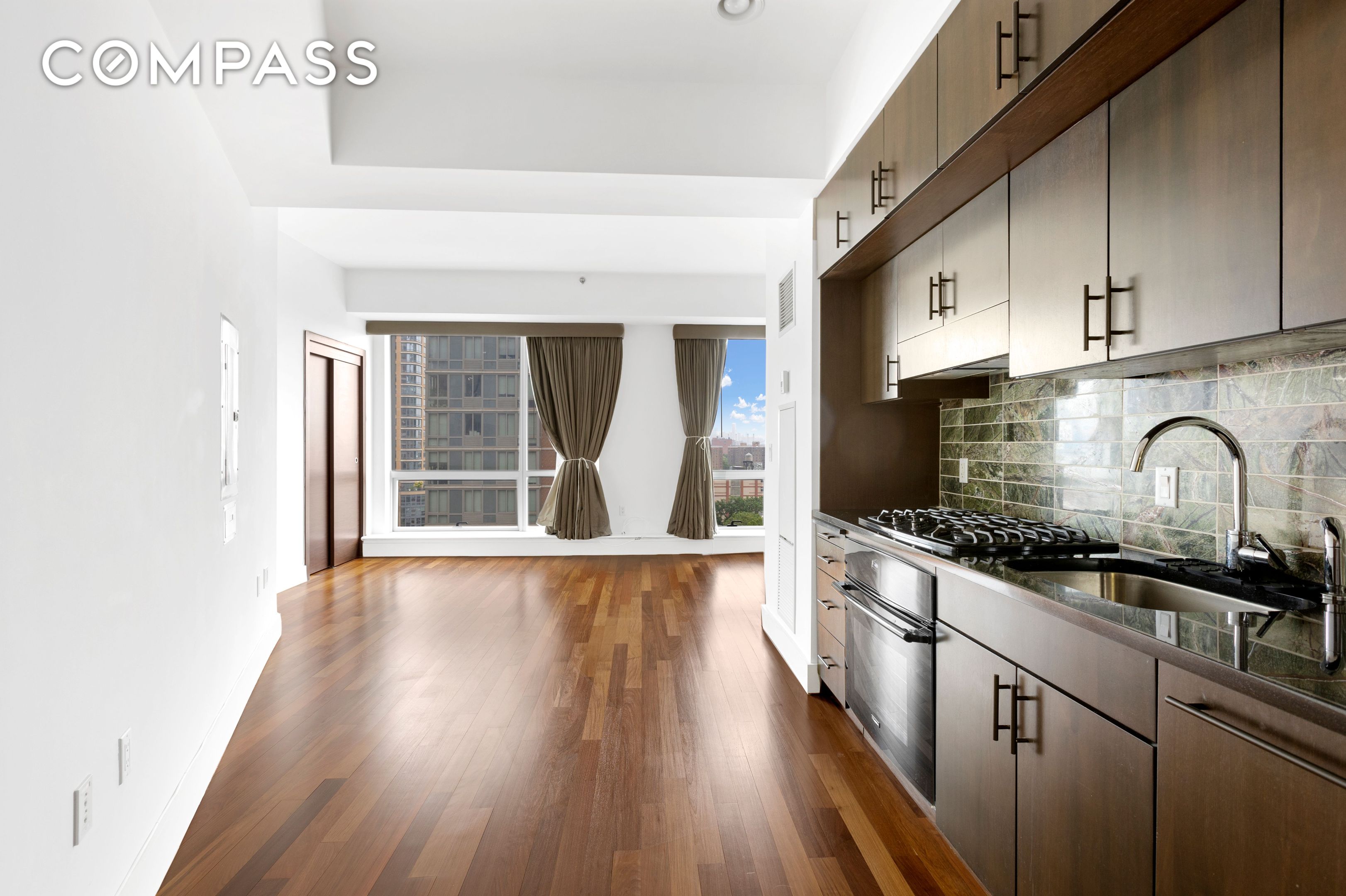 #1 photo, Brooklyn, ブルックリン区 Downtown Brooklyn , NY 11201