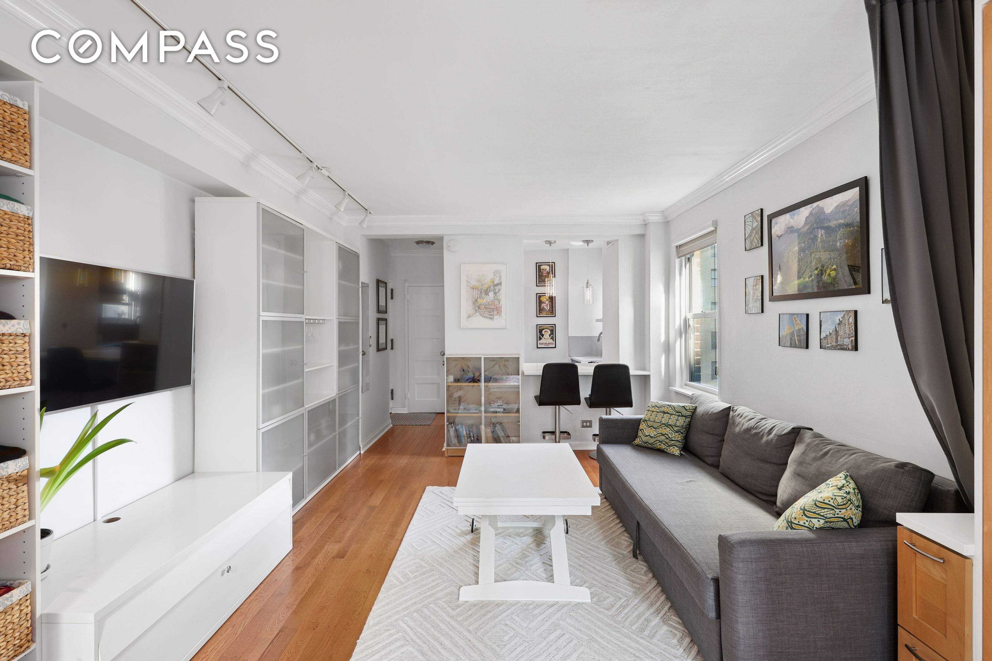 #7 photo, 310 E 49th Street, مانهاتن Midtown East , NY 10017