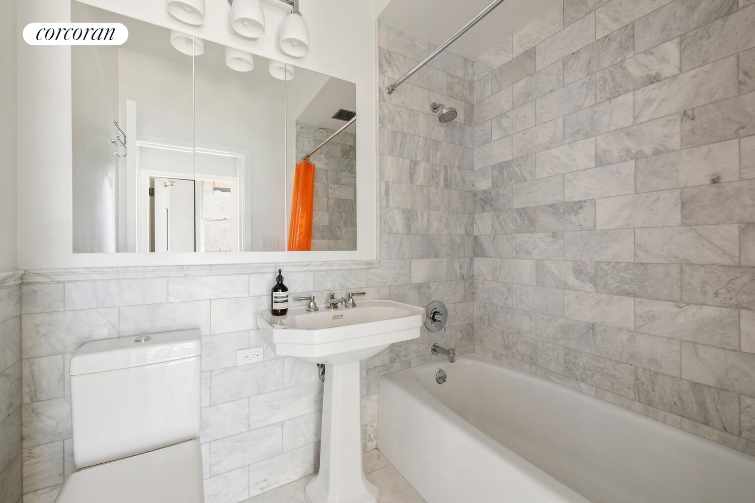 #13 photo, New York City, מנהטן Tribeca , NY 10013