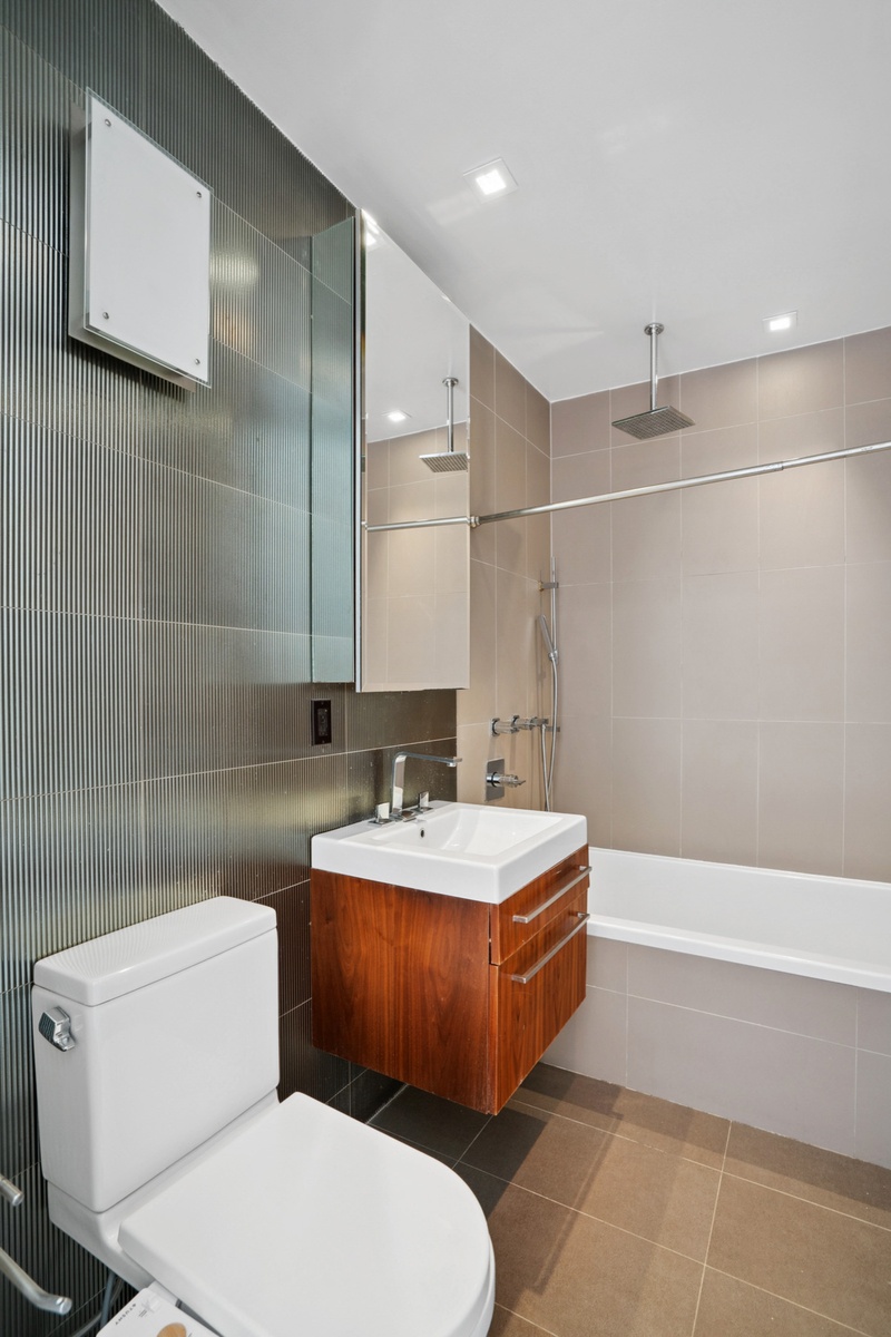 #18 photo, 26-26 Jackson Avenue, Long Island City , NY 11101