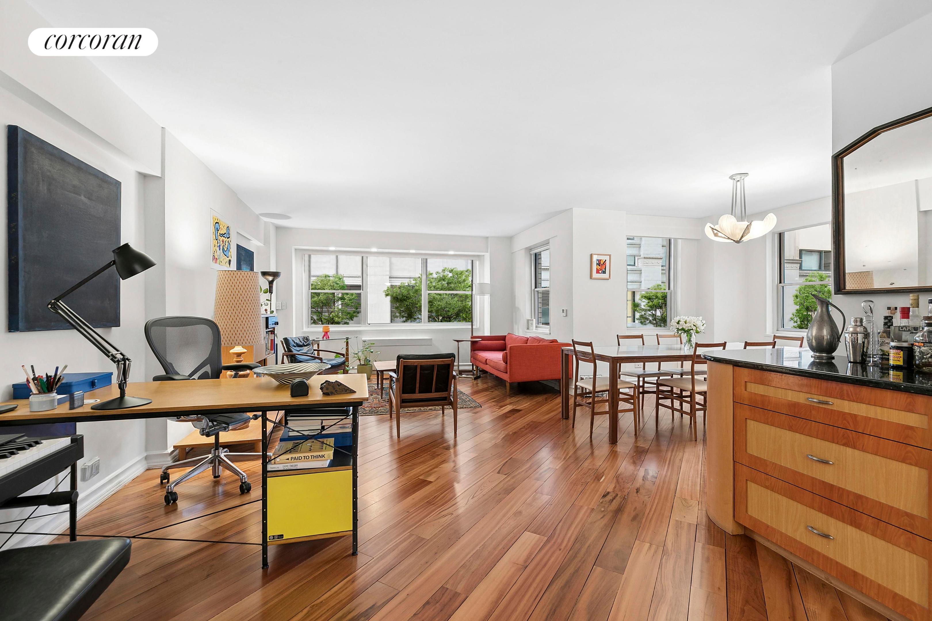 #3 photo, 70 E 10TH Street, מנהטן Greenwich Village , NY 10003