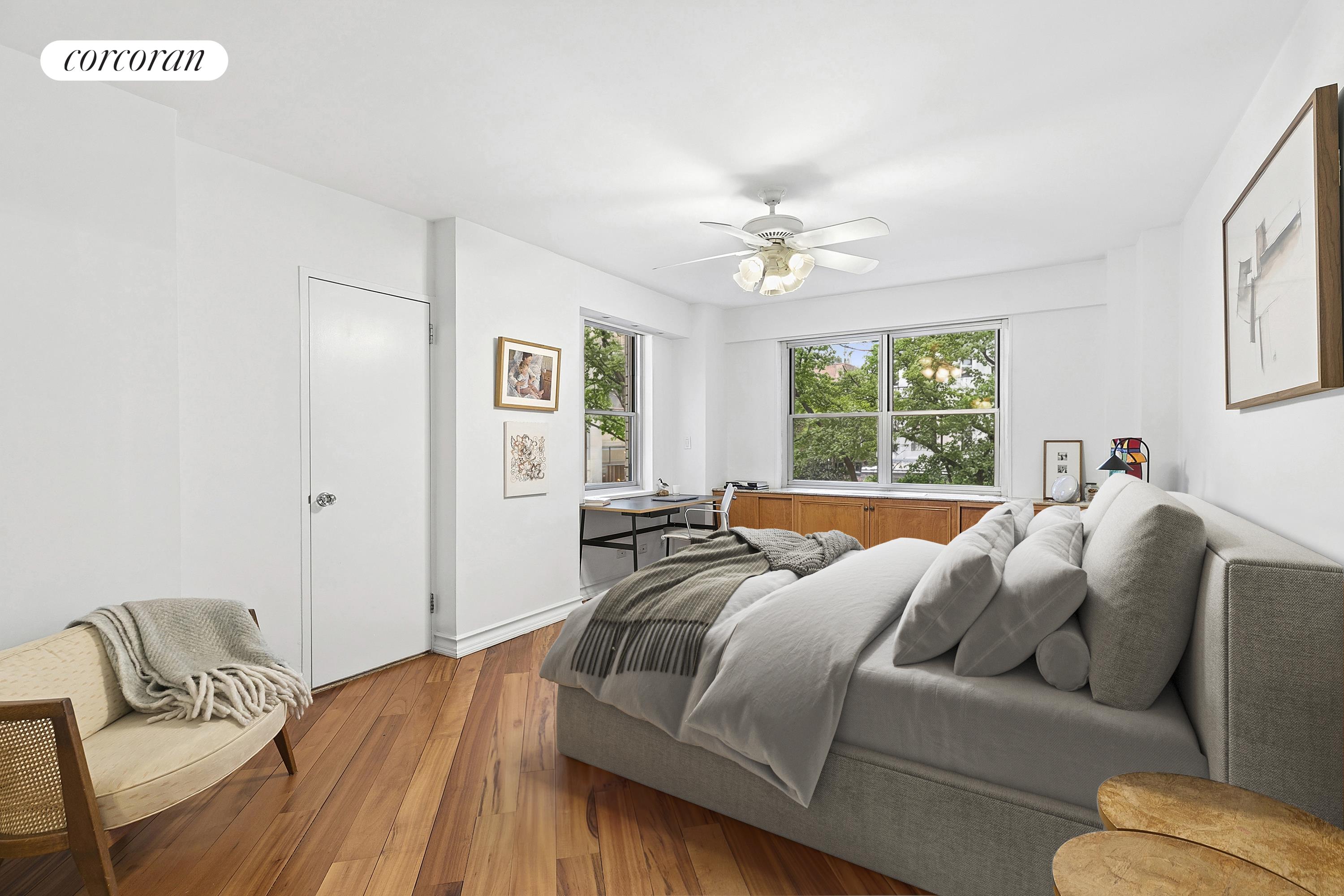 #8 photo, 70 E 10TH Street, מנהטן Greenwich Village , NY 10003