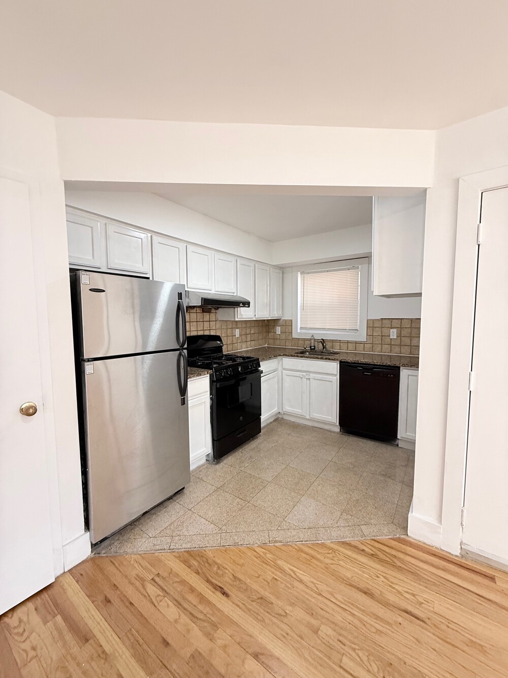 #15 photo, Woodside, वुडसाइड Woodside , NY 11377