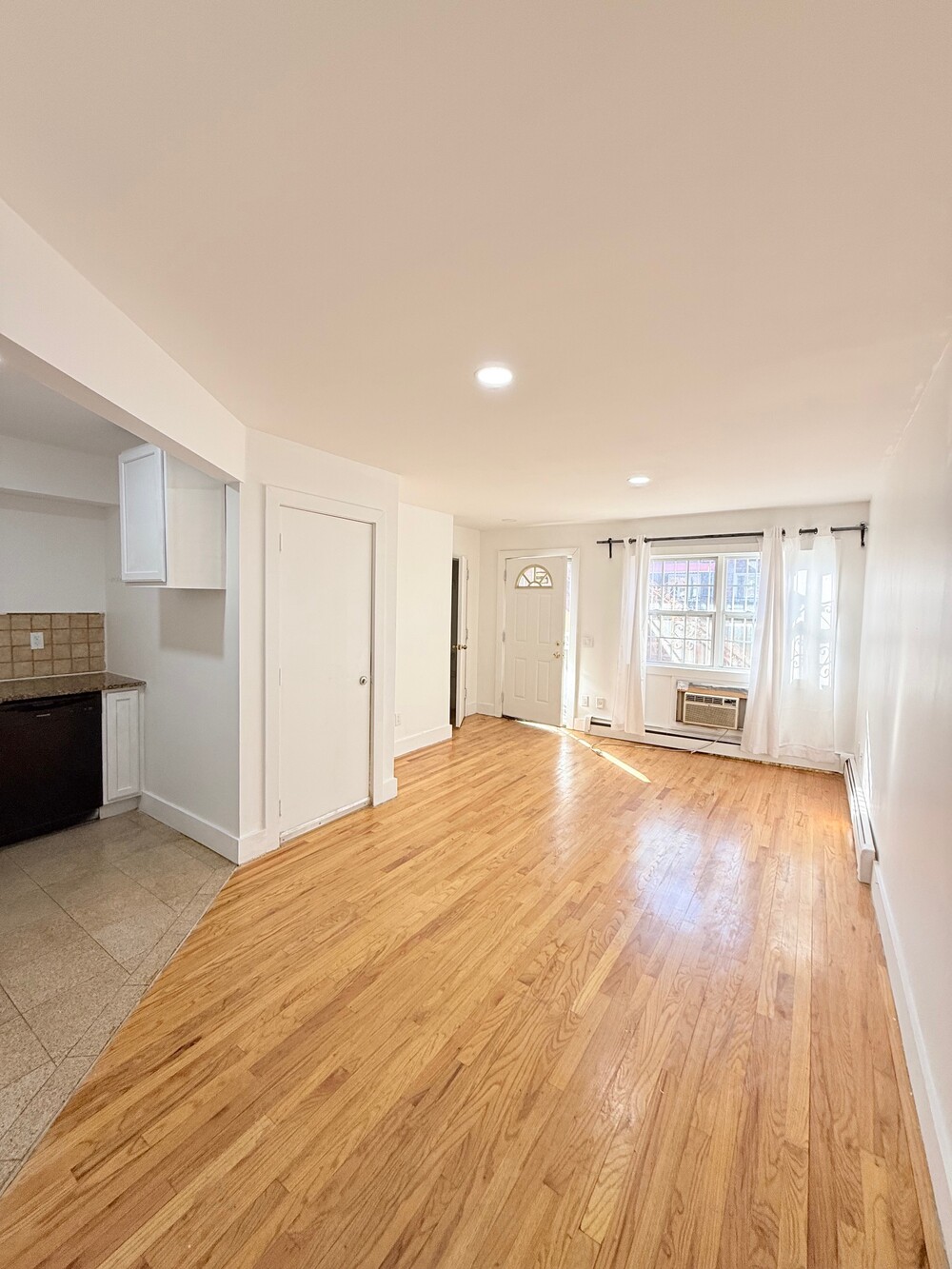 #2 photo, Woodside, वुडसाइड Woodside , NY 11377