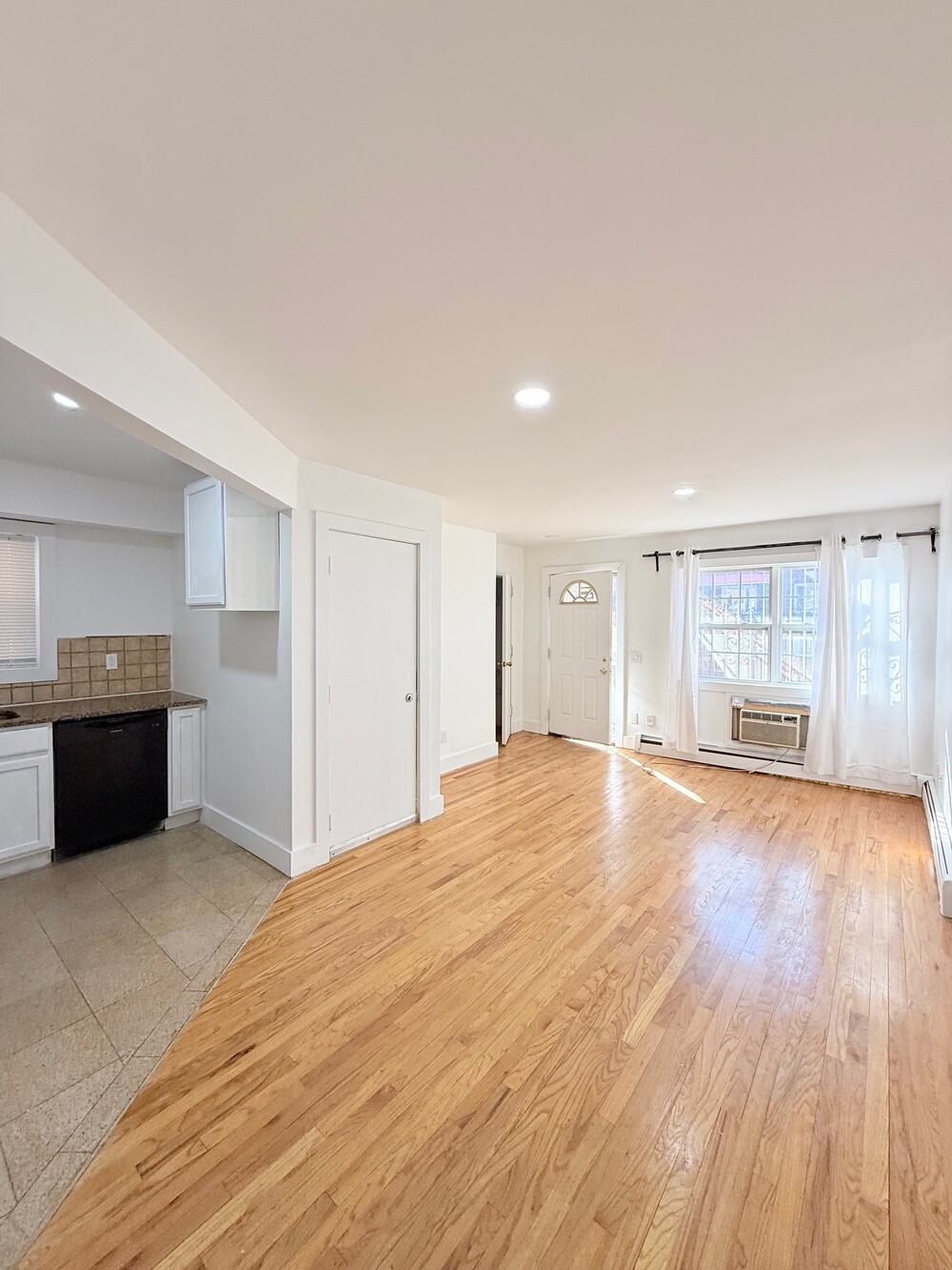 #3 photo, Woodside, वुडसाइड Woodside , NY 11377