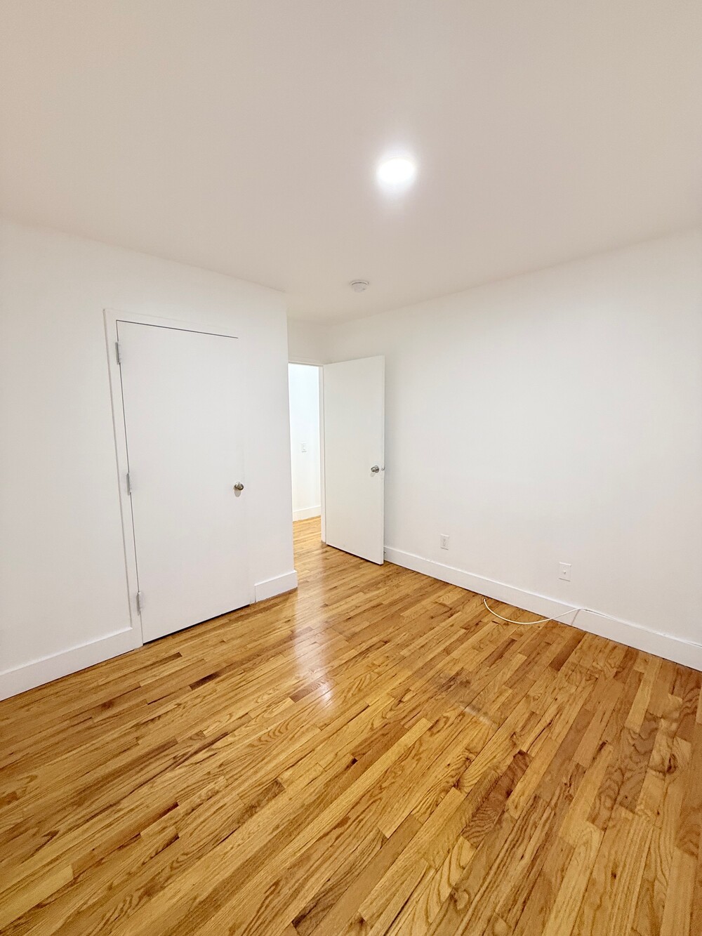 #8 photo, Woodside, वुडसाइड Woodside , NY 11377