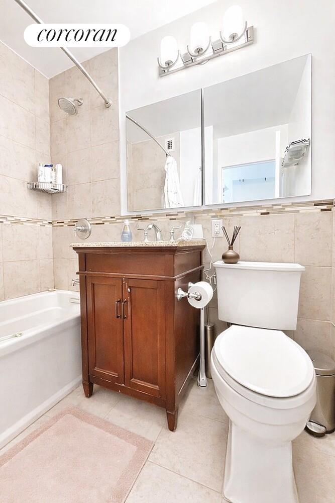 #5 photo, 1601 3RD Avenue, Yorkville , NY 10128