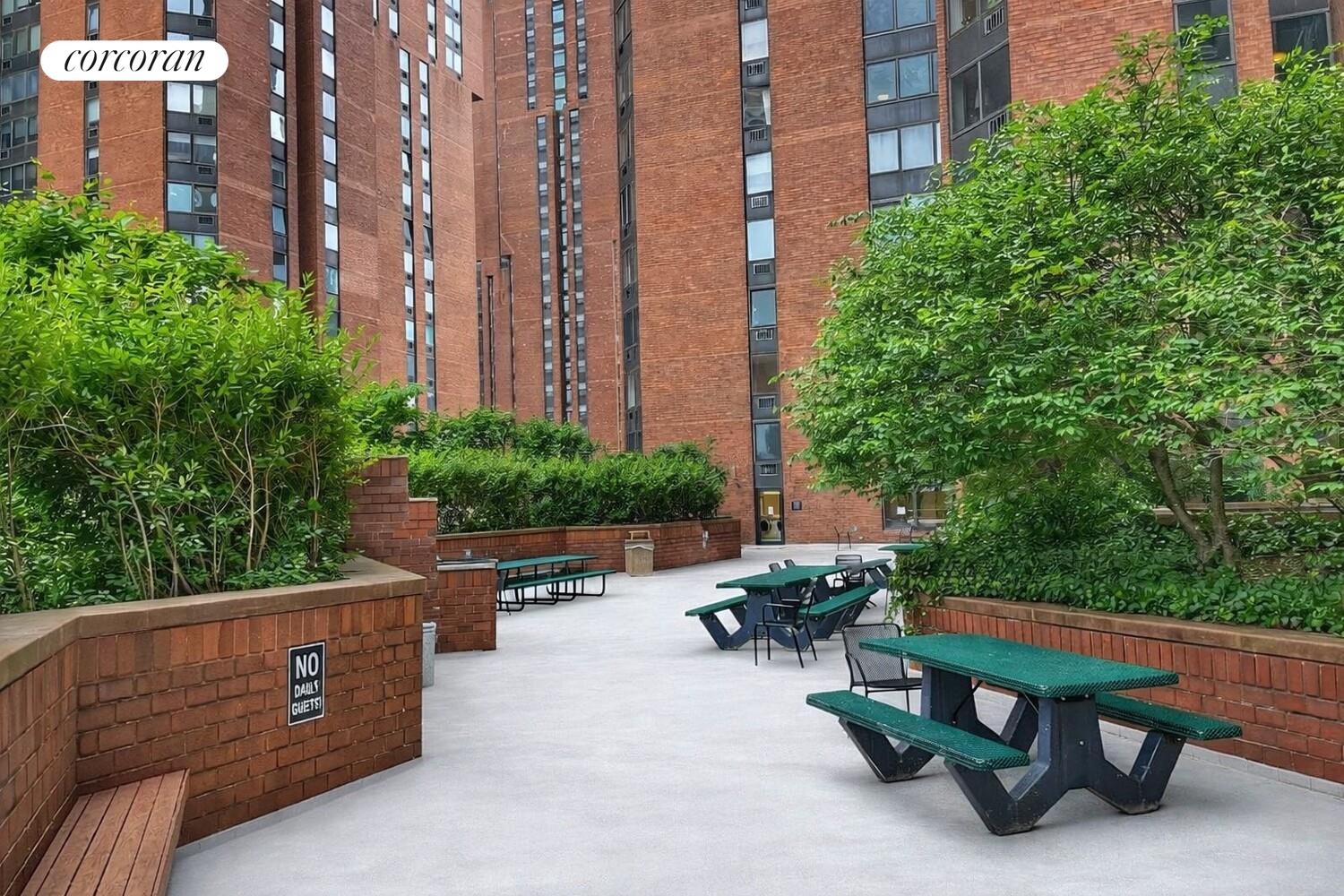 #7 photo, 1601 3RD Avenue, Yorkville , NY 10128