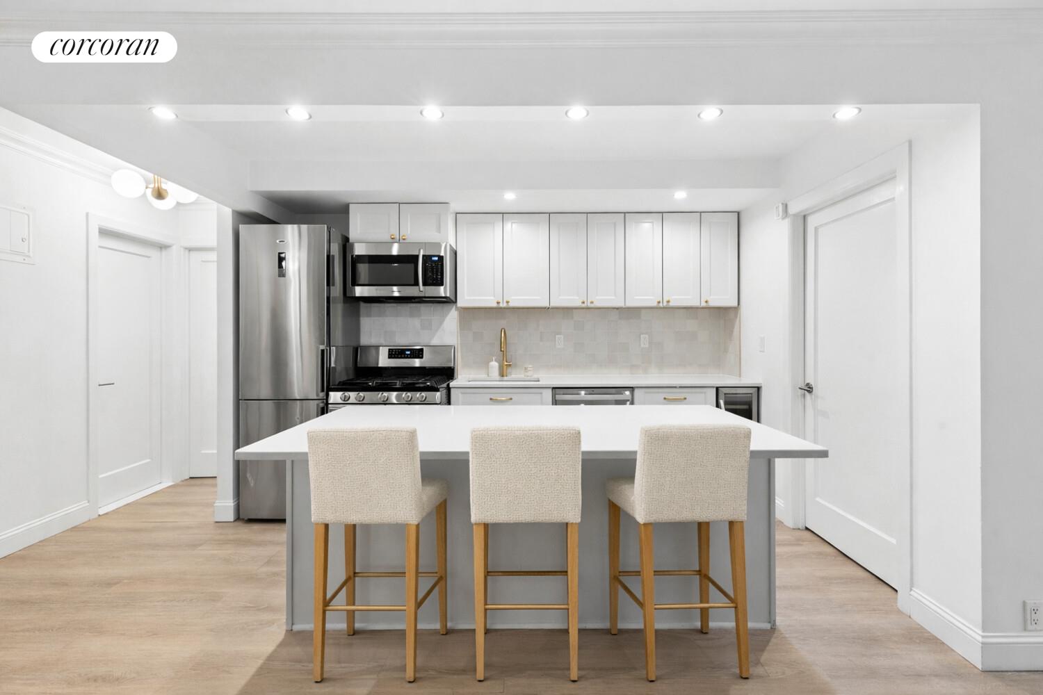 #4 photo, 201 E 36TH Street, Murray Hill , NY 10016