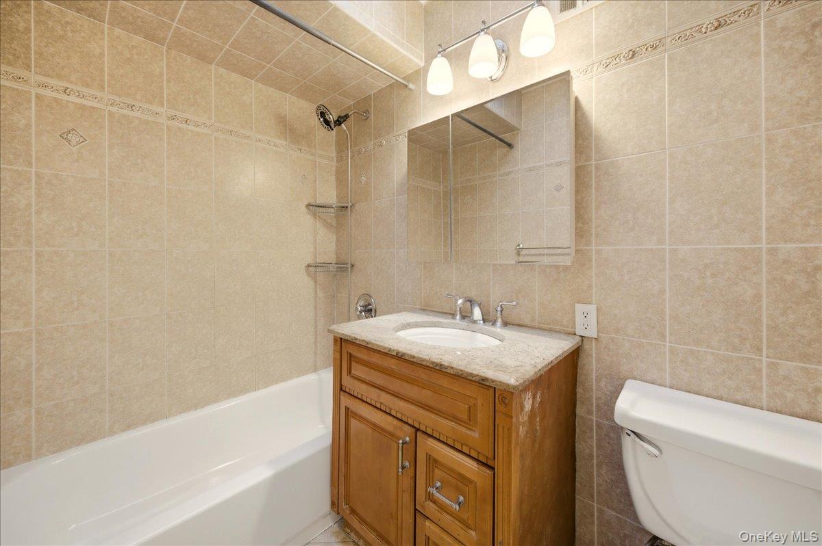 #10 photo, 707 Hollywood Avenue, Bronx , NY 10465