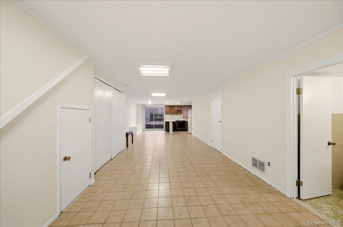 #18 photo, 707 Hollywood Avenue, Bronx , NY 10465