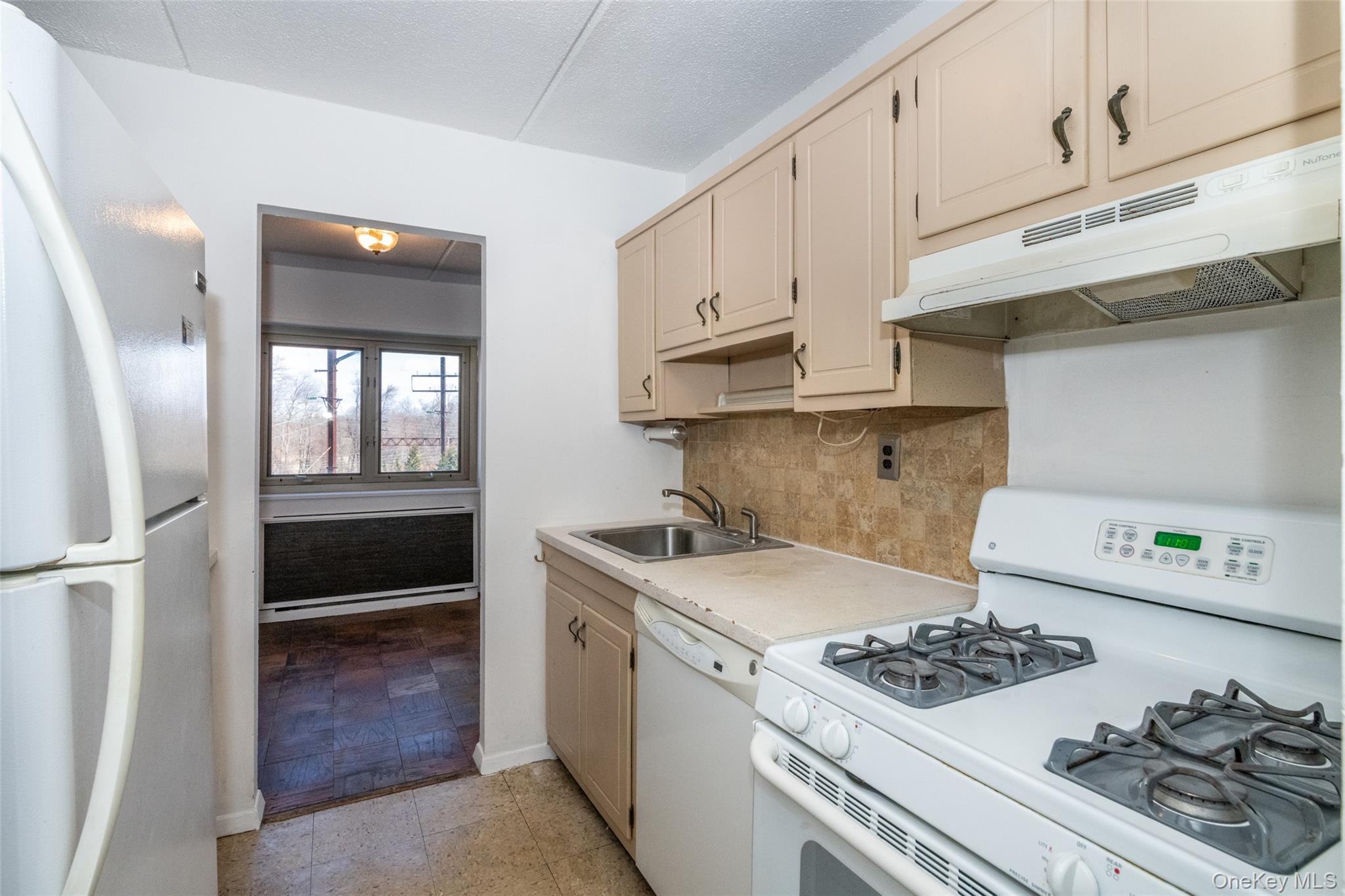 #8 photo, 480 Halstead Avenue, Harrison , NY 10528