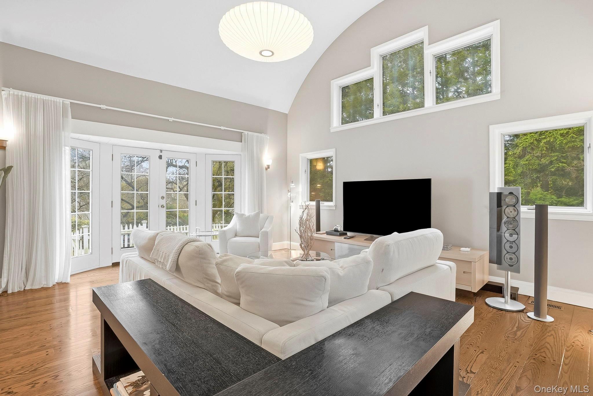 #4 photo, 22 Taunton Road, 纽约州 Scarsdale , NY 10583