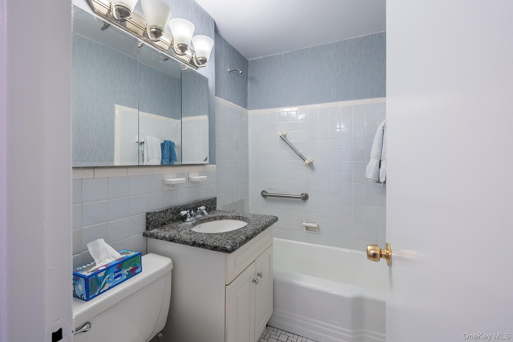 #17 photo, 60 Knolls Crescent, ब्रोंक्स Bronx , NY 10463