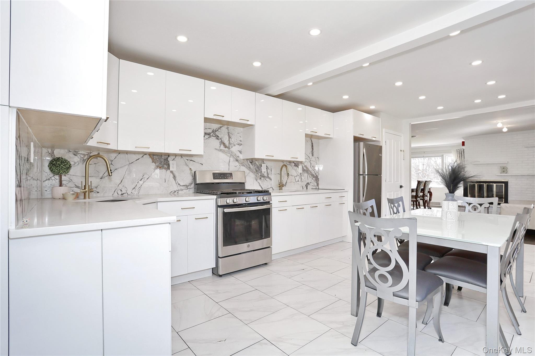 #4 photo, 35 Mid Oaks Street, Monroe , NY 10950