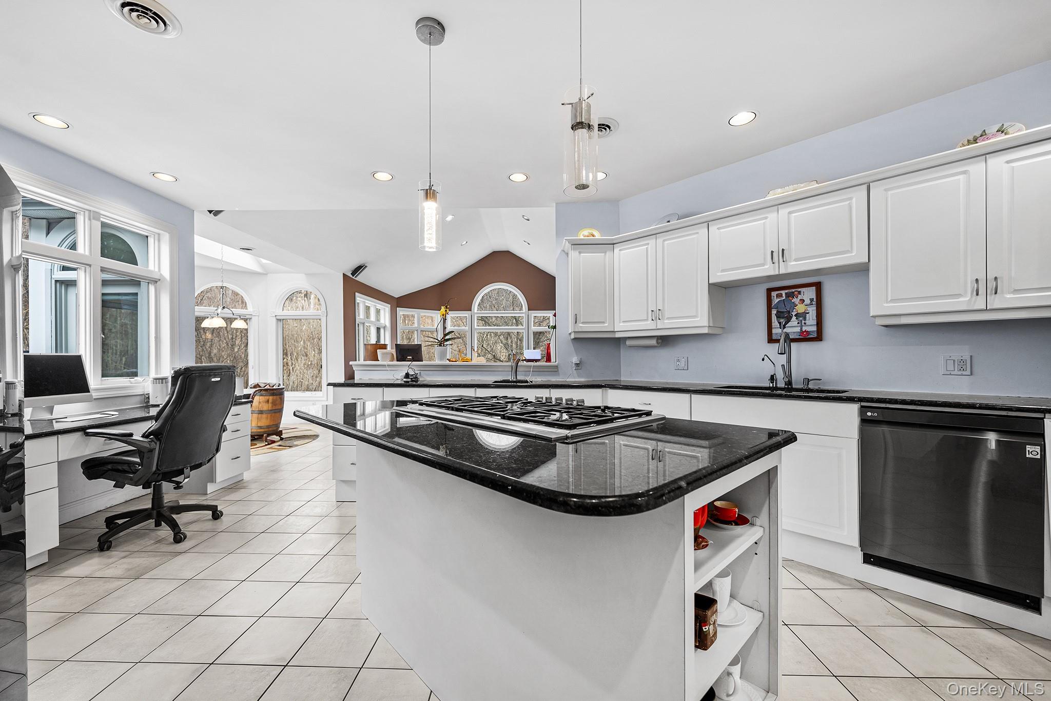 #12 photo, 16 Katavolos Drive, 紐約州 Tomkins Cove , NY 10986