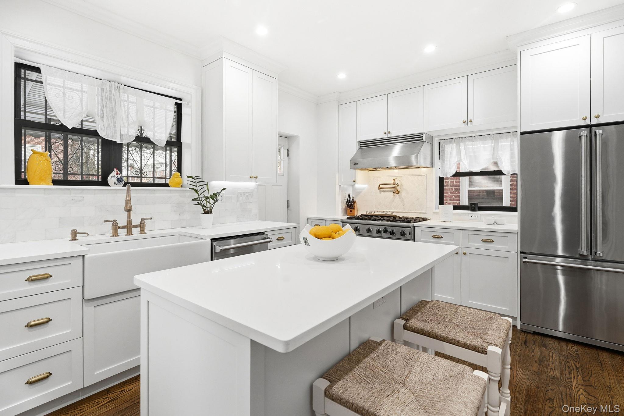 #12 photo, 1163 Rhinelander Avenue, Bronx , NY 10461