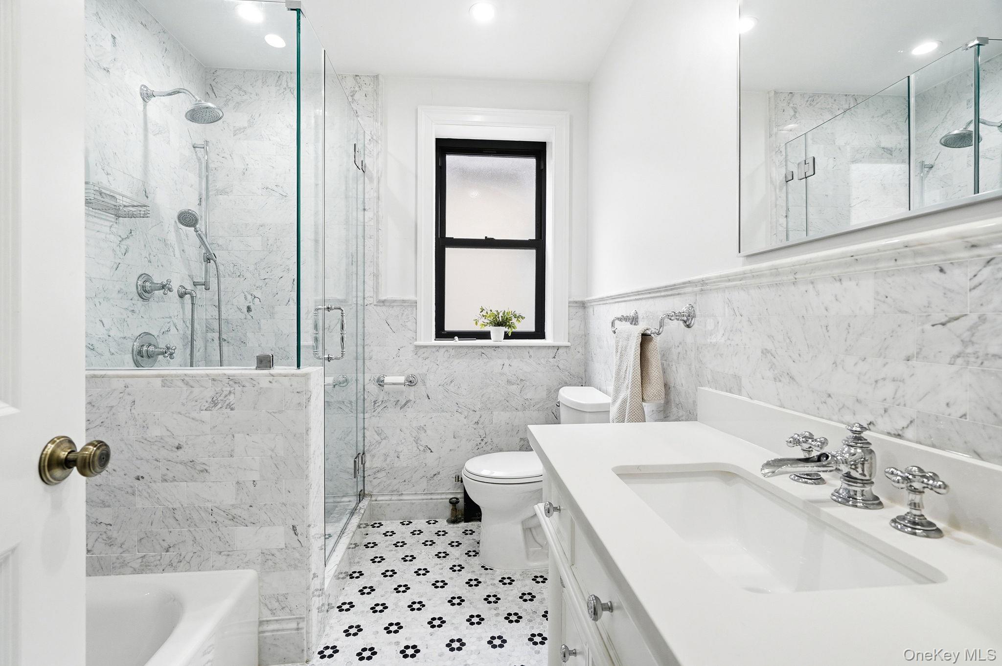 #15 photo, 1163 Rhinelander Avenue, Bronx , NY 10461