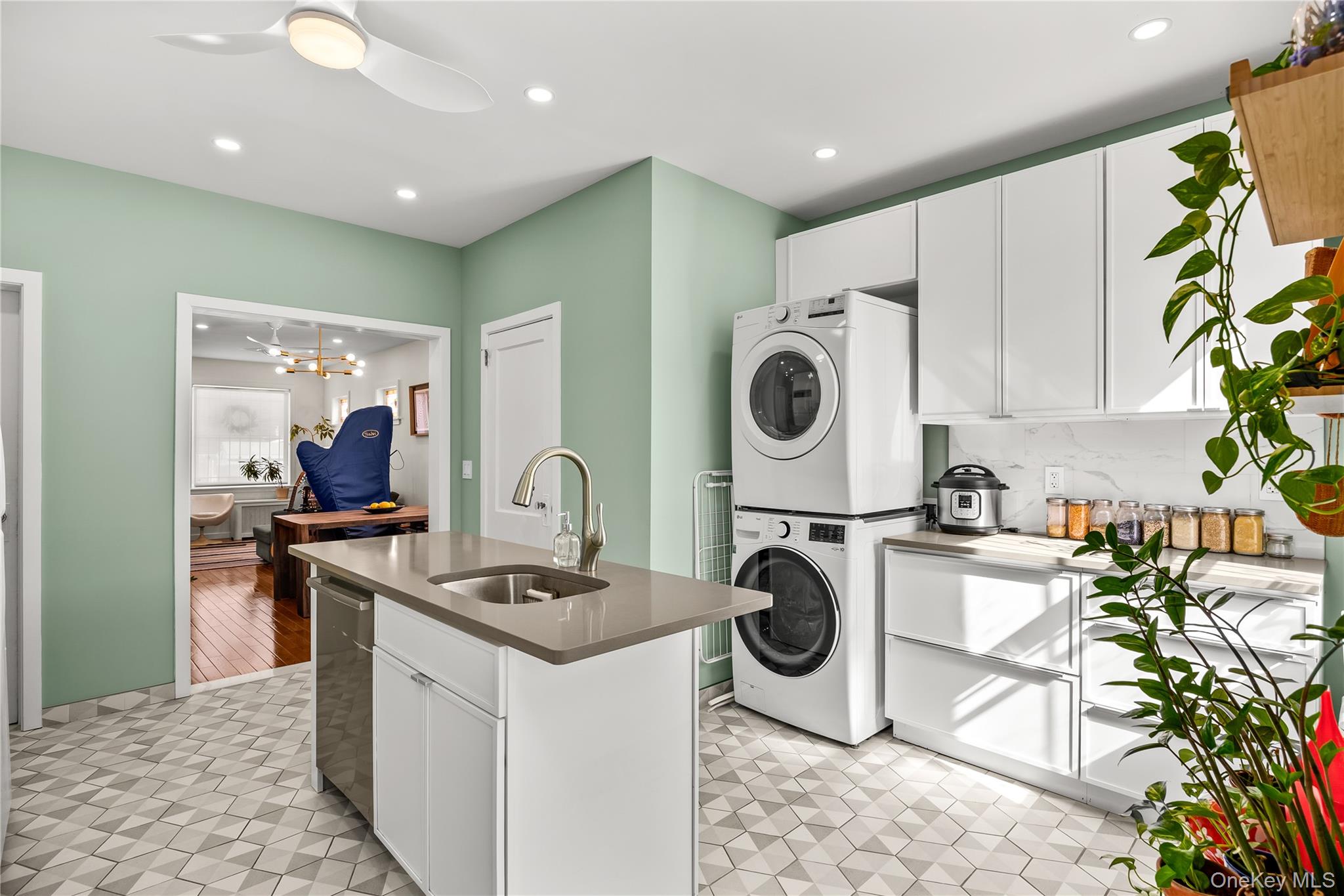 #9 photo, 58-68 41st Drive, Woodside , NY 11377