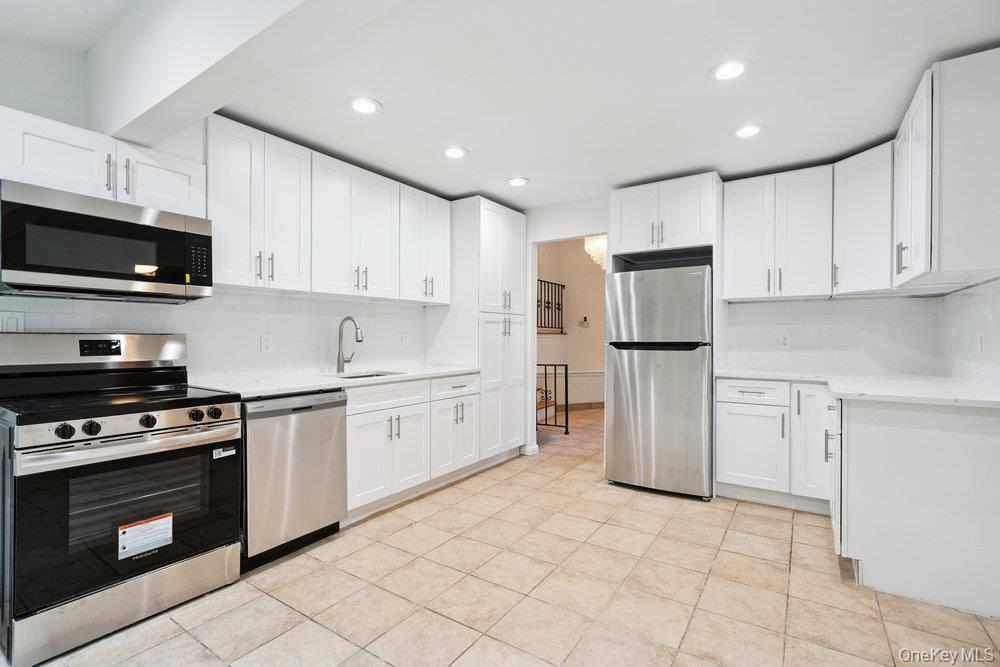 #14 photo, 72 Winthrop Road, מחוז נסאו Plainview , NY 11803