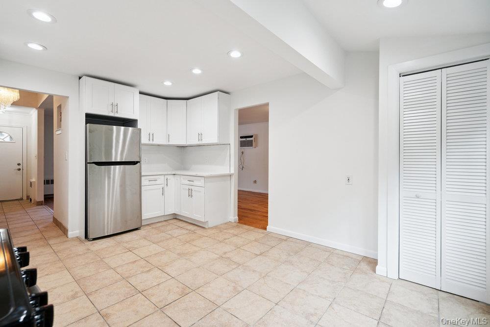 #15 photo, 72 Winthrop Road, מחוז נסאו Plainview , NY 11803