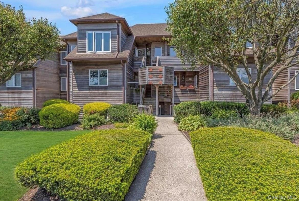 #1 photo, 207 Fox Hill Drive, Baiting Hollow , NY 11933