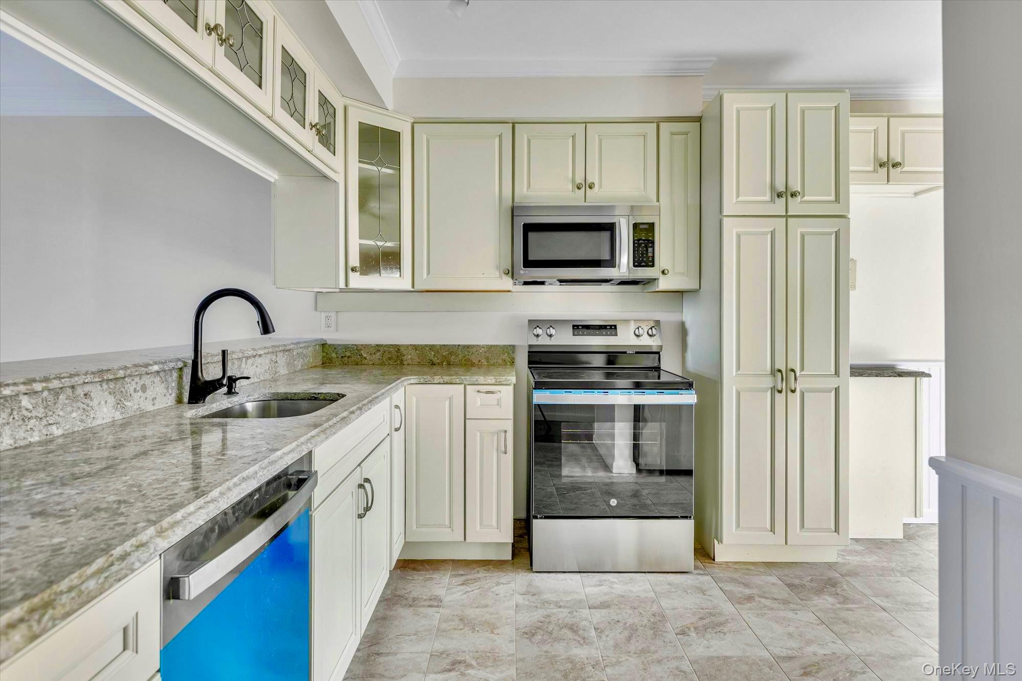 #7 photo, 207 Fox Hill Drive, Baiting Hollow , NY 11933