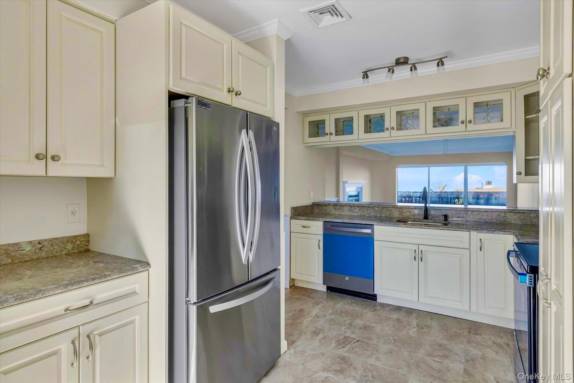 #9 photo, 207 Fox Hill Drive, Baiting Hollow , NY 11933