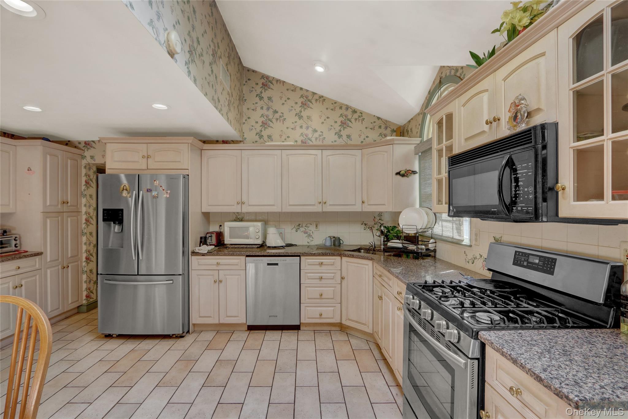 #10 photo, 121 6th Street, ناسو Hicksville , NY 11801