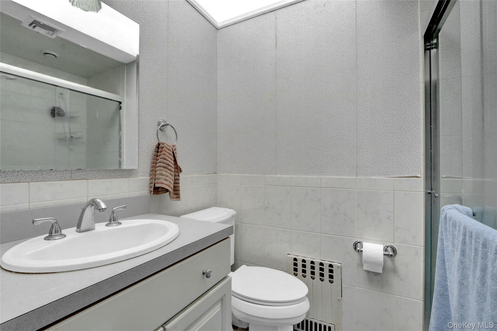 #15 photo, 121 6th Street, ناسو Hicksville , NY 11801