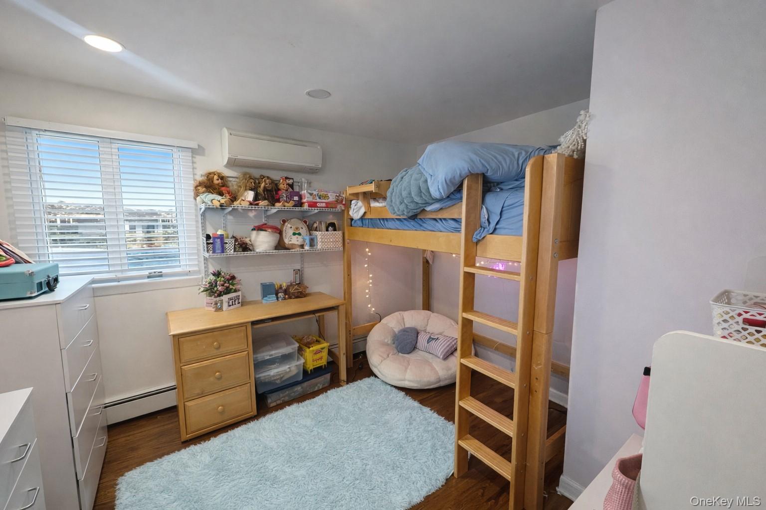 #5 photo, 611 West Road, कुईंस Broad Channel , NY 11693