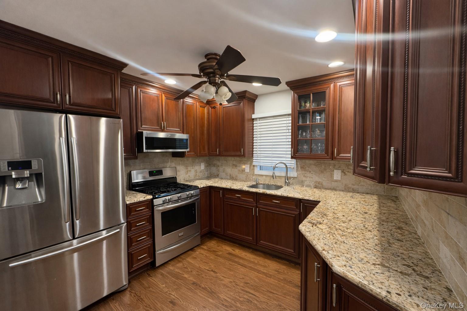 #6 photo, 611 West Road, कुईंस Broad Channel , NY 11693