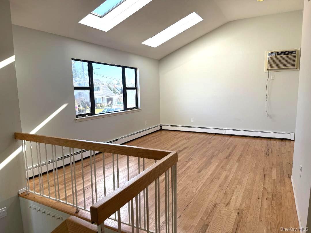 #3 photo, 3 Midwood Avenue, নাসাউ কাউন্টি Farmingdale , NY 11735