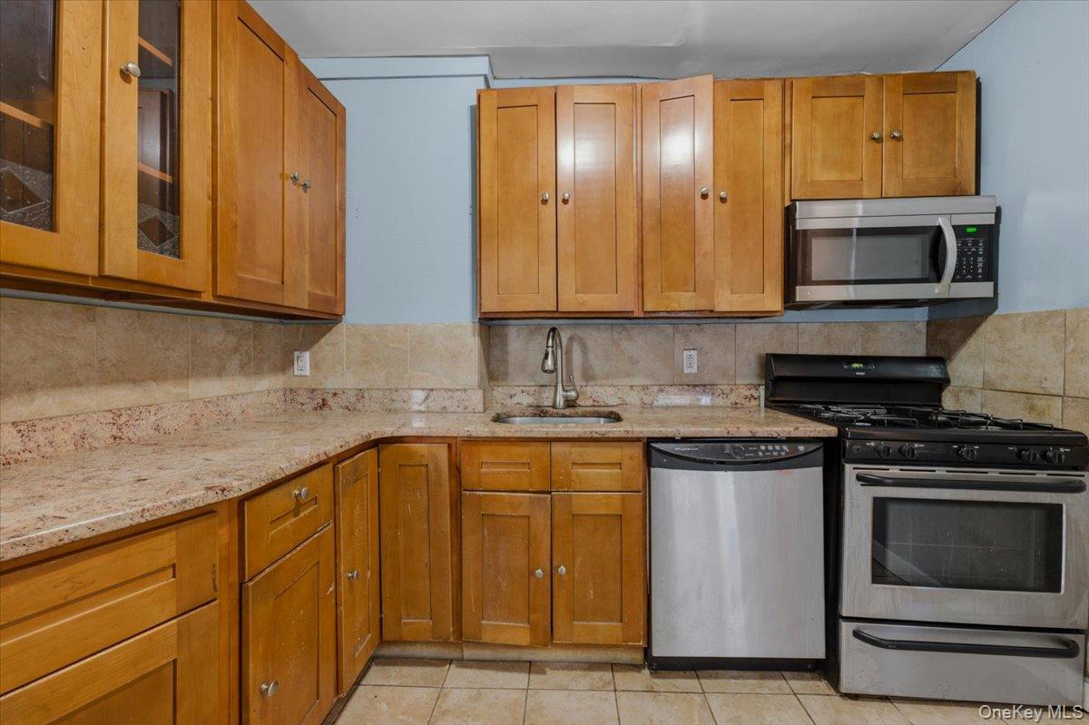 #6 photo, 89-23 Vanderveer Street, Queens Village , NY 11427