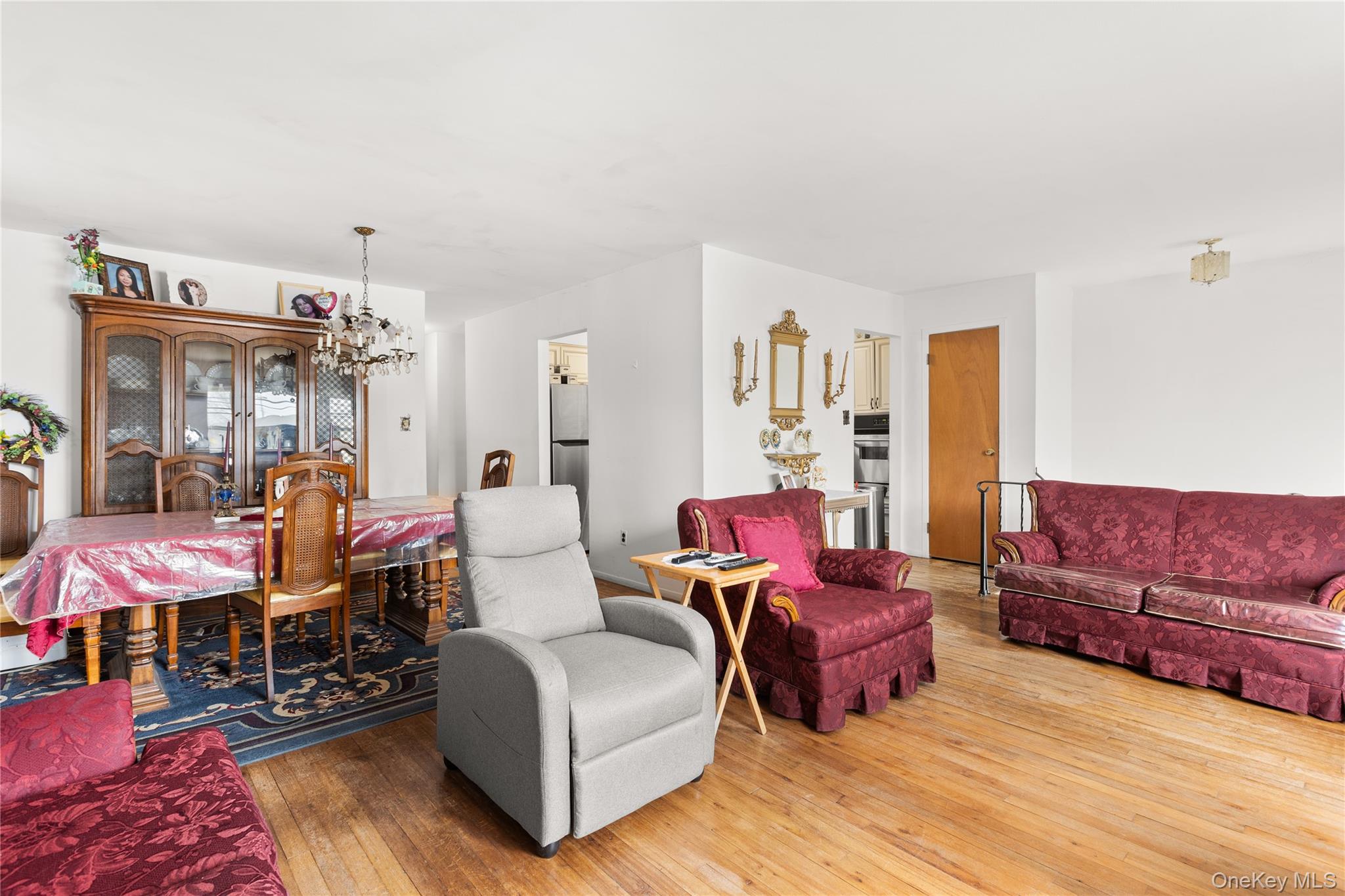 #4 photo, 14 Cumberland Street, Саффолк ‖ West Babylon , NY 11704