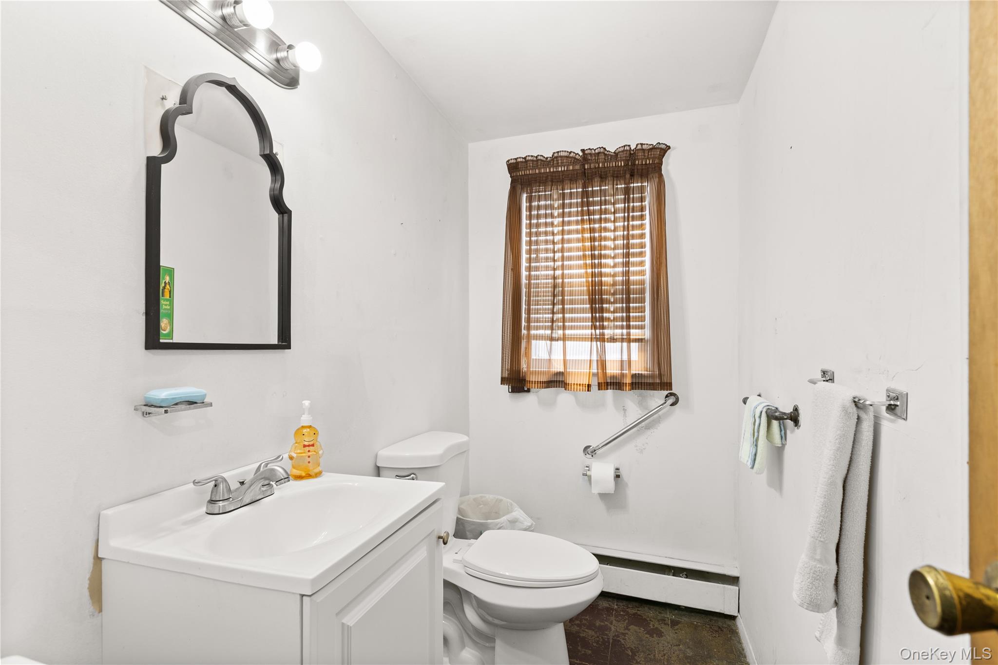 #8 photo, 14 Cumberland Street, Саффолк ‖ West Babylon , NY 11704