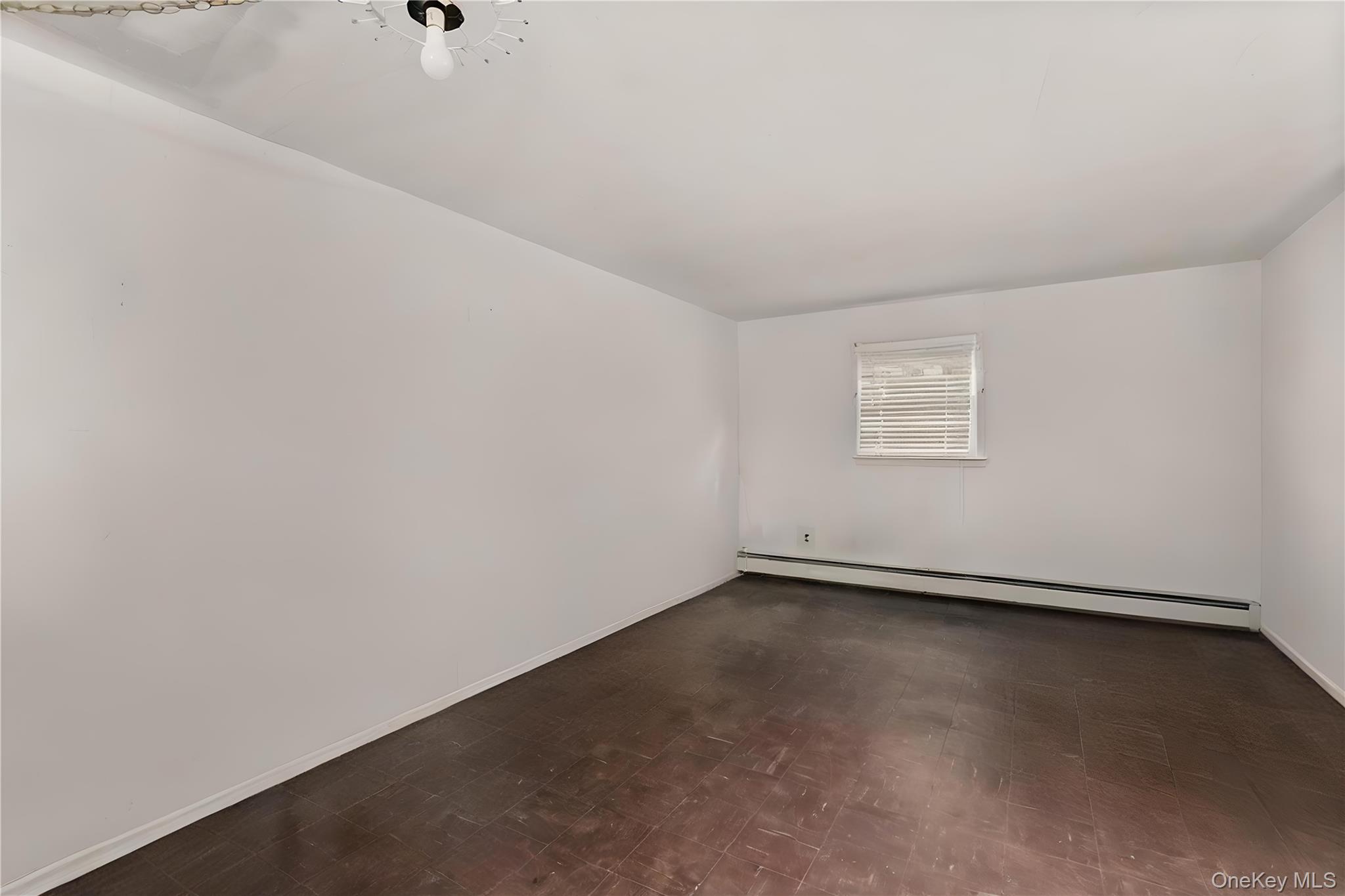 #9 photo, 14 Cumberland Street, Саффолк ‖ West Babylon , NY 11704