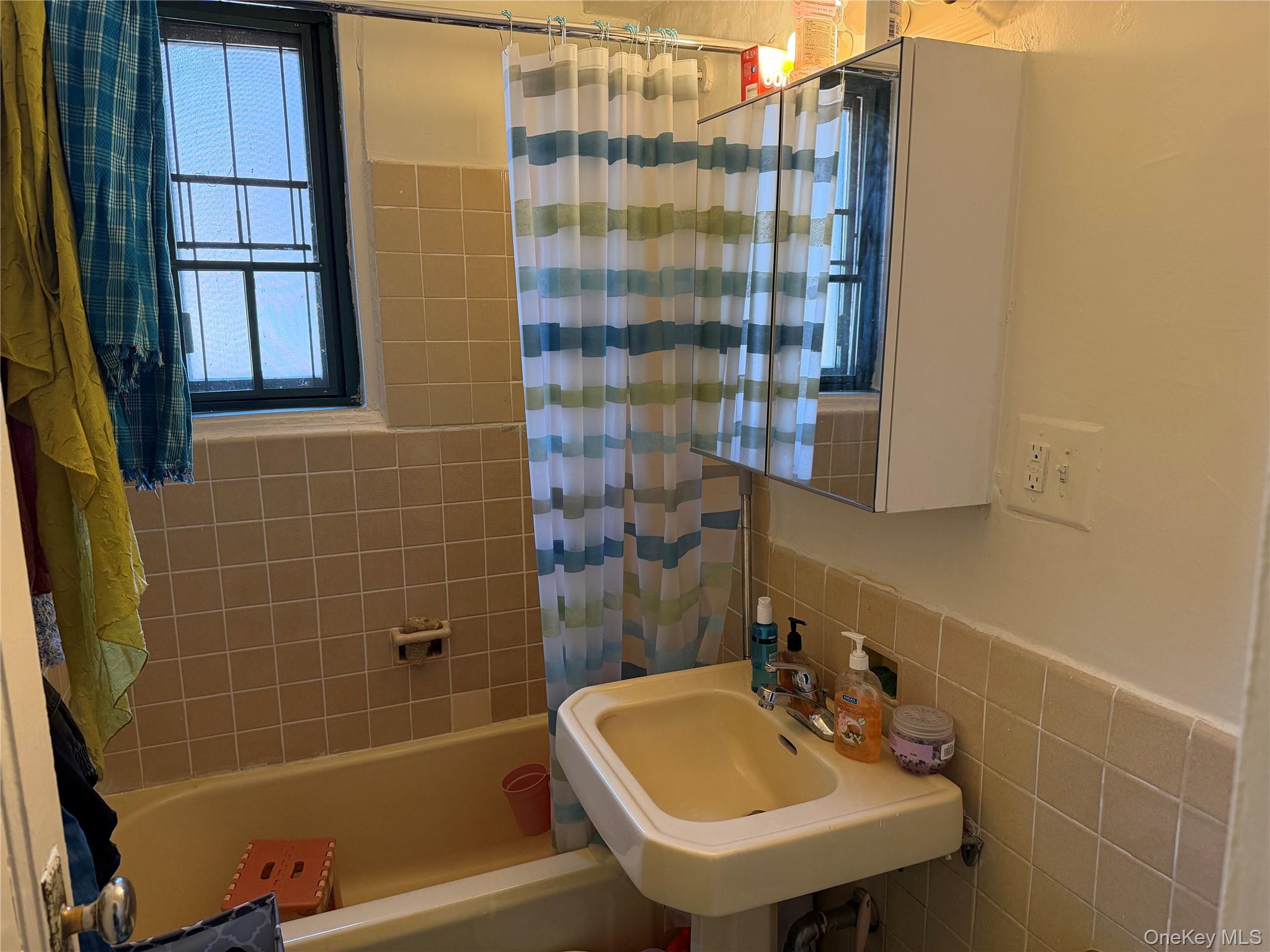 #5 photo, 1440 Wood Road, Bronx , NY 10462