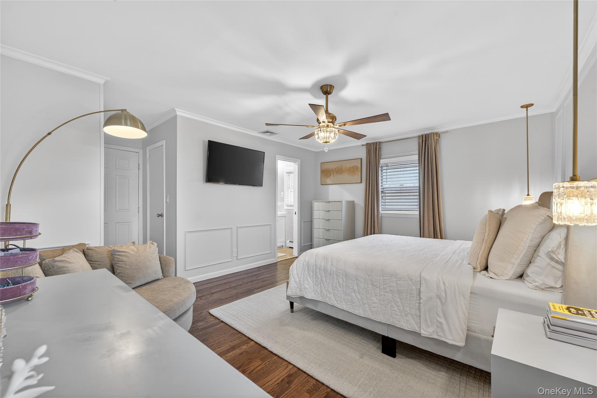 #14 photo, 661 Garner Place, East Meadow , NY 11554