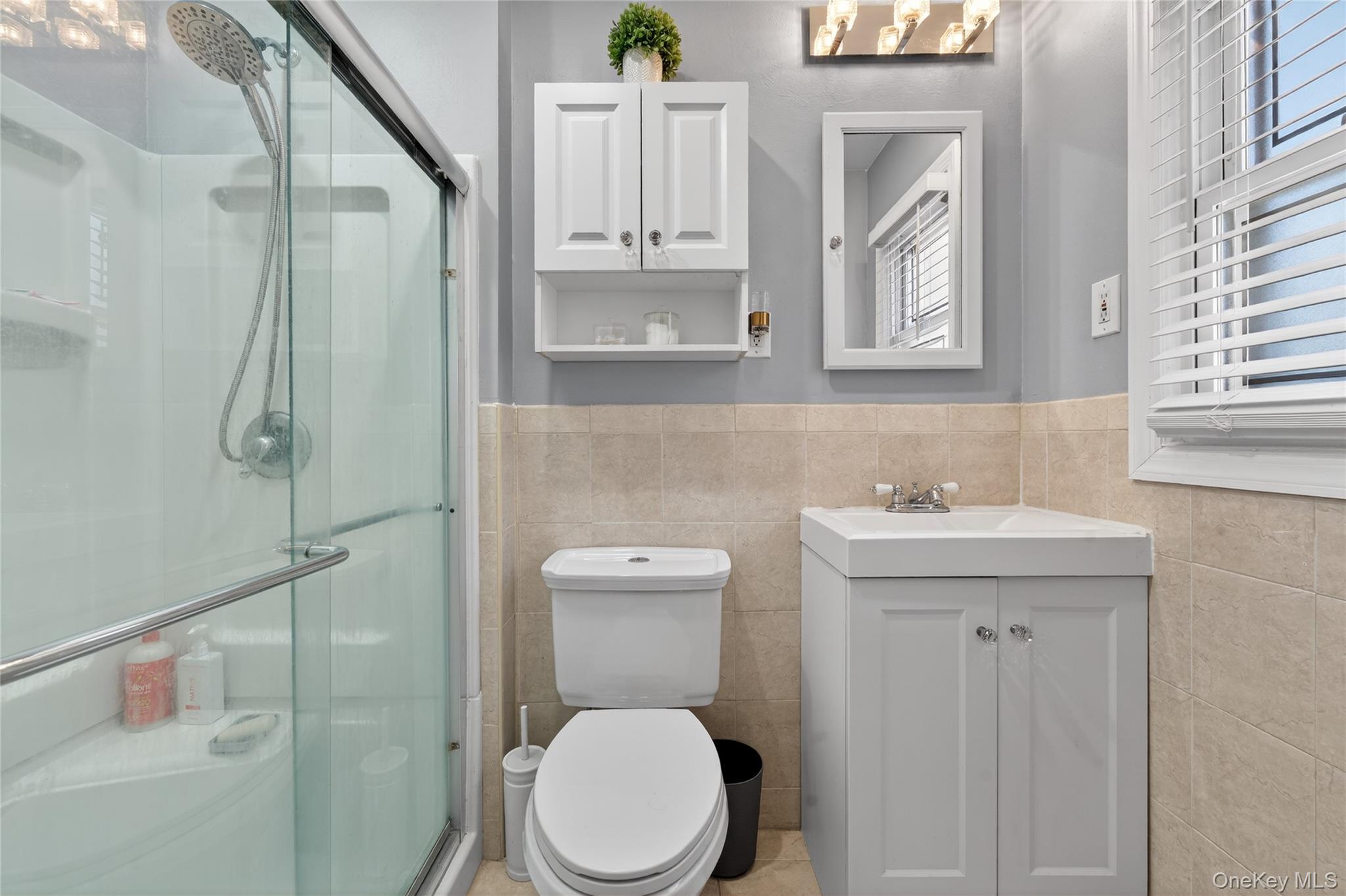 #16 photo, 661 Garner Place, East Meadow , NY 11554