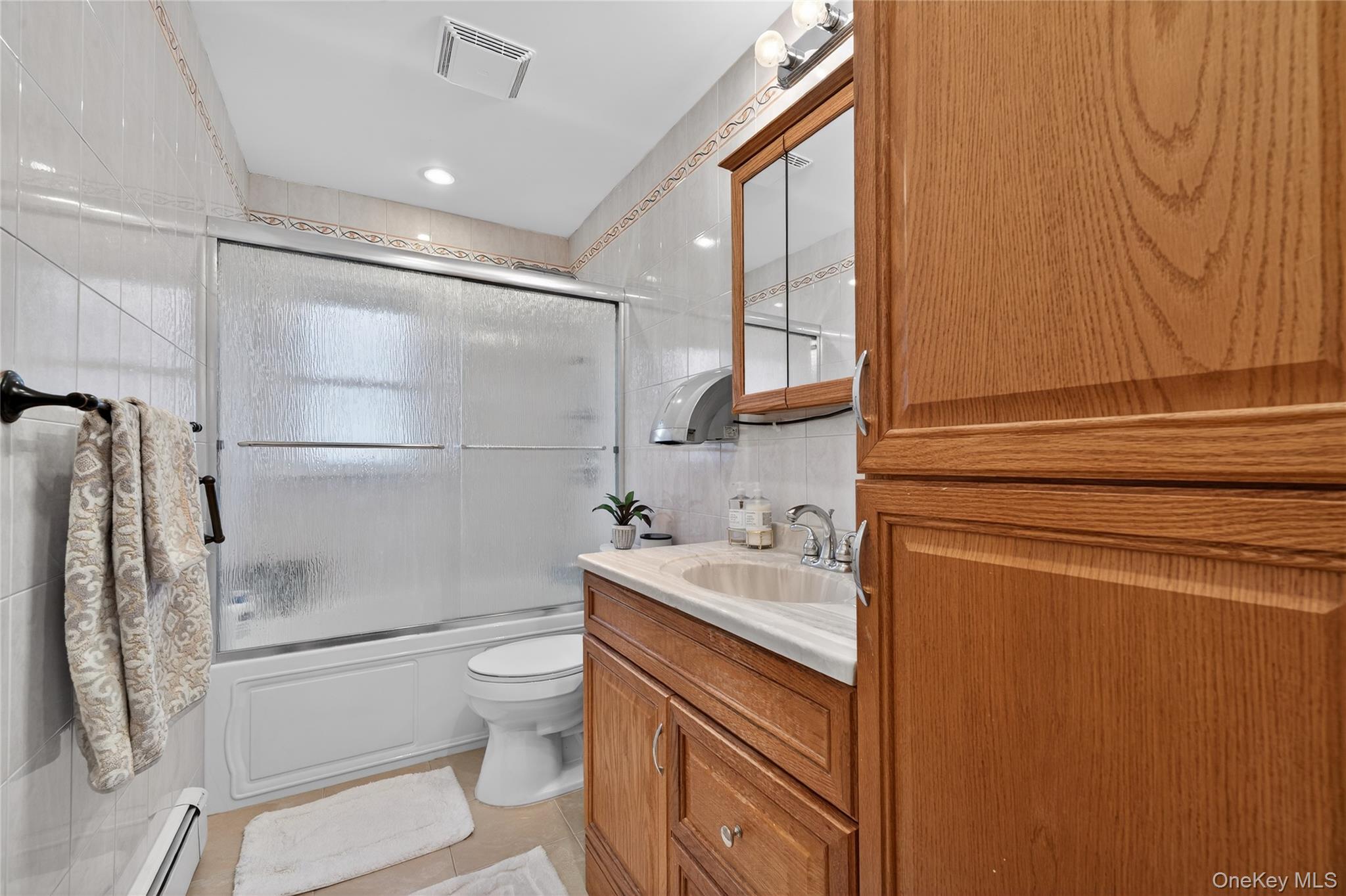 #19 photo, 661 Garner Place, East Meadow , NY 11554