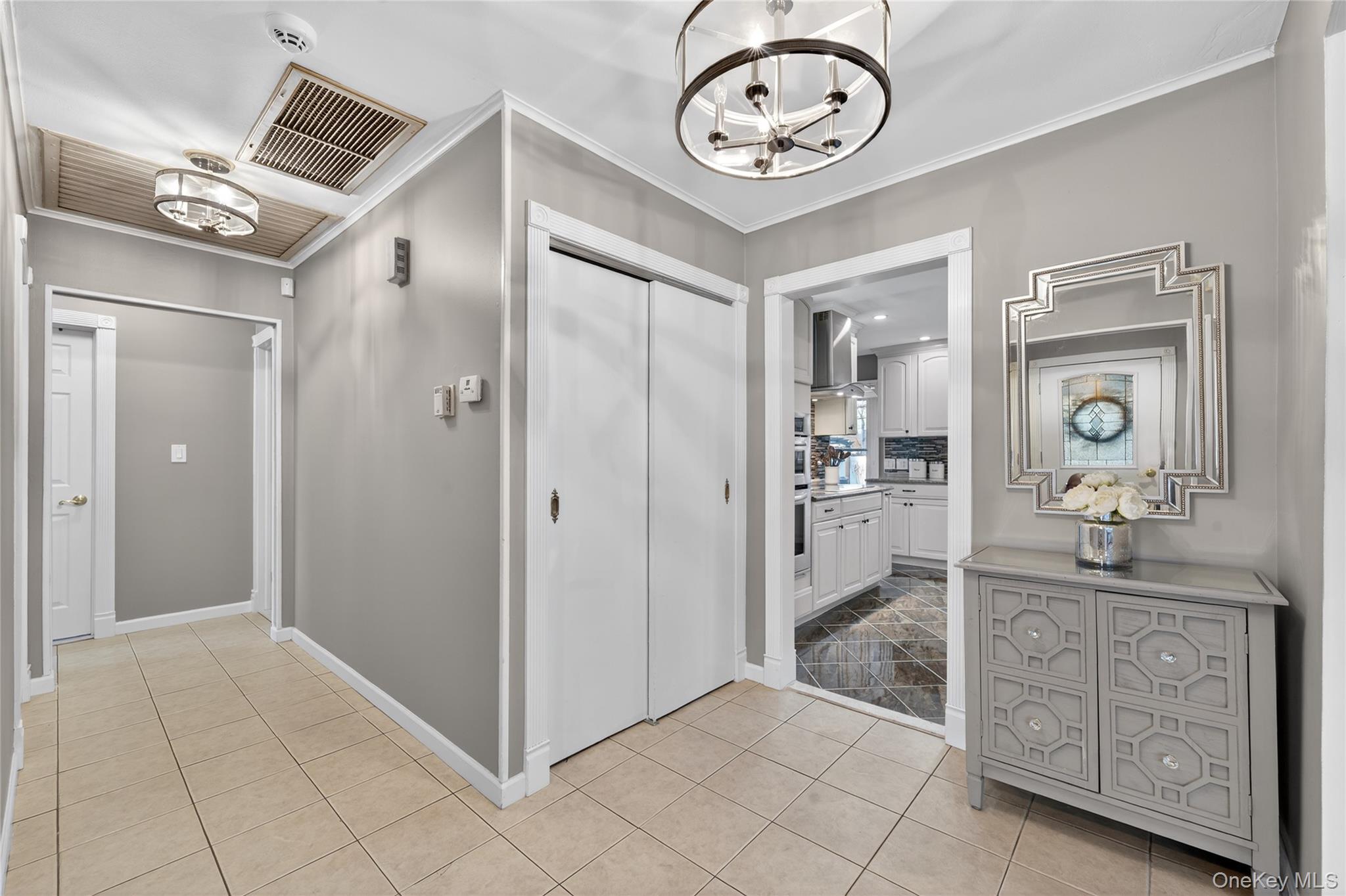 #3 photo, 661 Garner Place, East Meadow , NY 11554